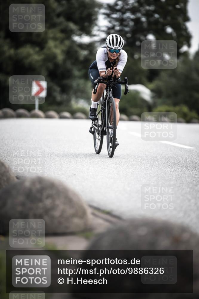 21.06.2026 - 29. Vierlanden-Triathlon H.Heesch http://msf.ph/oto/9886326 21.06.2026 10:40:39 Radfahren 151, 280 meine-sportfotos.de