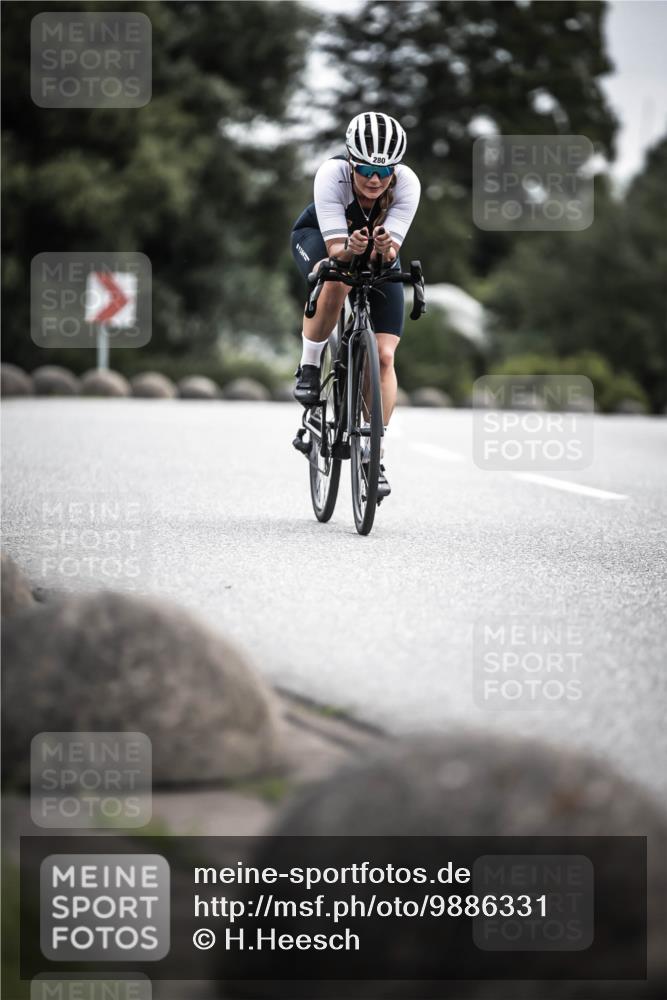 21.06.2026 - 29. Vierlanden-Triathlon H.Heesch http://msf.ph/oto/9886331 21.06.2026 10:40:39 Radfahren 151, 280 meine-sportfotos.de