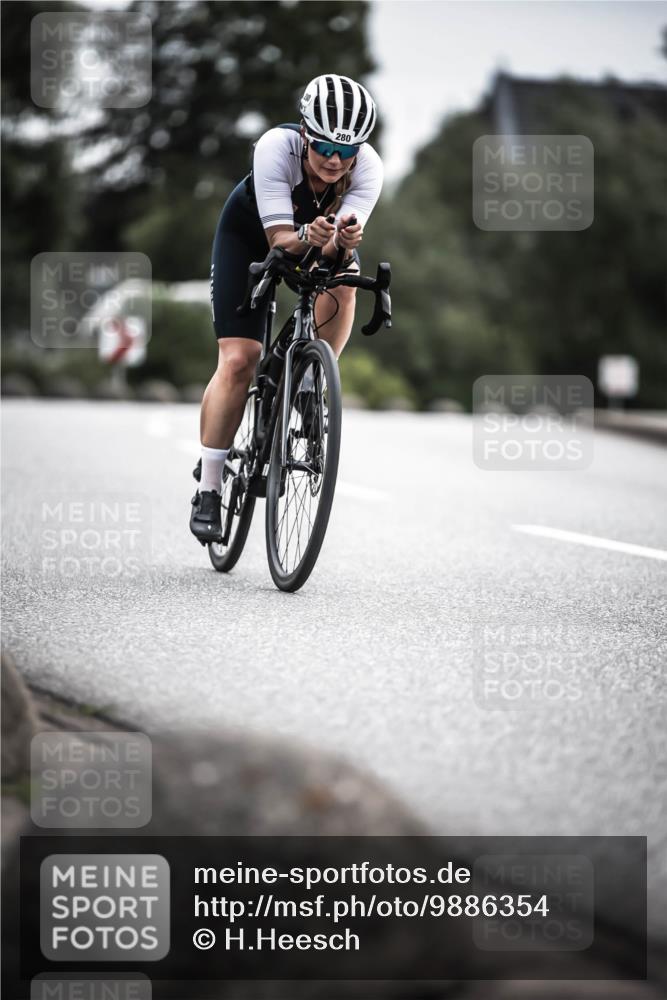 21.06.2026 - 29. Vierlanden-Triathlon H.Heesch http://msf.ph/oto/9886354 21.06.2026 10:40:39 Radfahren 151, 280 meine-sportfotos.de