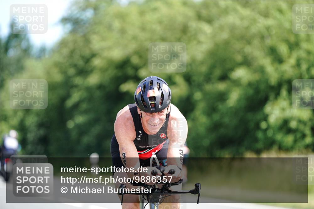 21.06.2026 - Viking Triathlon Michael Burmester http://msf.ph/oto/9886357 21.06.2026 11:26:54 Radfahren 41, 44, 63, 65, 74, 74, 94, 103, 111, 141, 162, 163, 211, 266, 270, 344, 348, 387, 411, 460, 522, 569, 608, 653, 668 meine-sportfotos.de