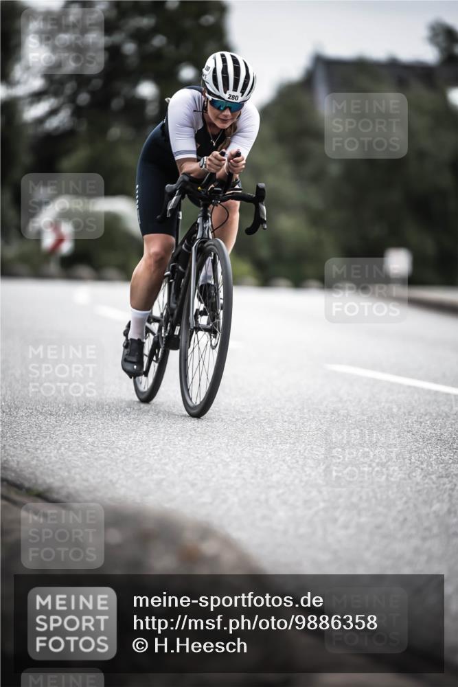 21.06.2026 - 29. Vierlanden-Triathlon H.Heesch http://msf.ph/oto/9886358 21.06.2026 10:40:39 Radfahren 151, 280 meine-sportfotos.de