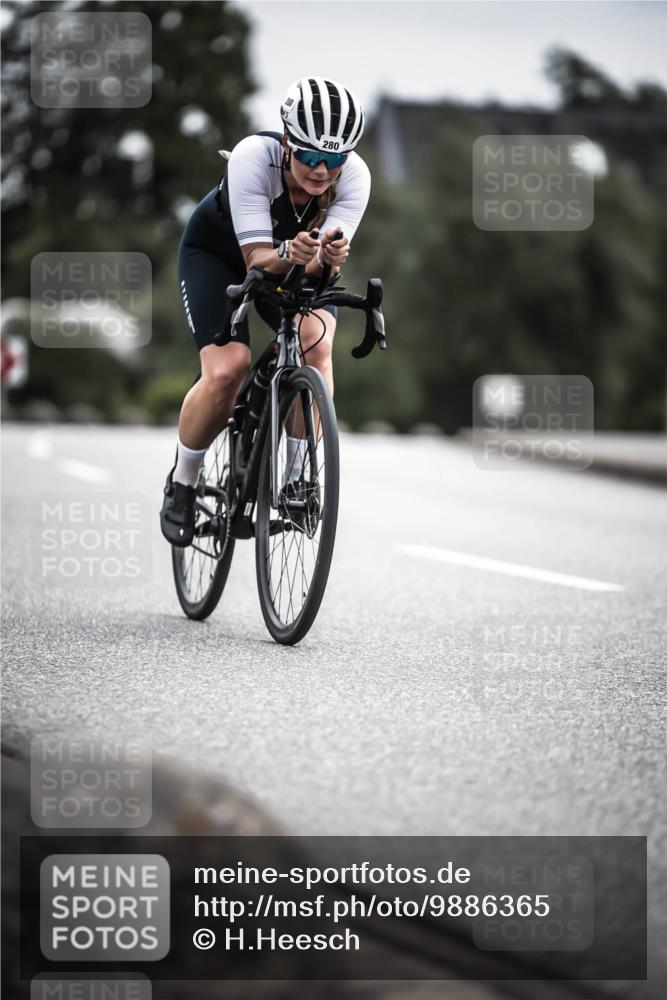 21.06.2026 - 29. Vierlanden-Triathlon H.Heesch http://msf.ph/oto/9886365 21.06.2026 10:40:39 Radfahren 151, 280 meine-sportfotos.de