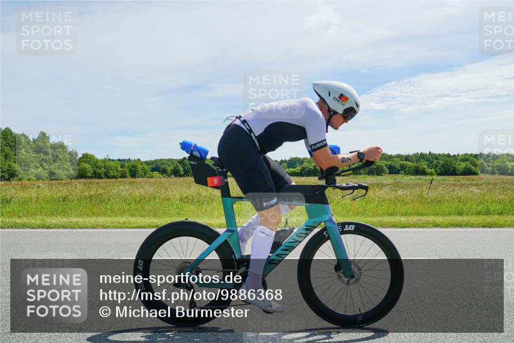 21.06.2026 - Viking Triathlon Michael Burmester http://msf.ph/oto/9886368 21.06.2026 11:48:21 Radfahren 34, 45, 97, 125, 150, 188, 197, 303, 327, 340, 485, 553, 616, 622, 651, 651, 652, 663, 665 meine-sportfotos.de