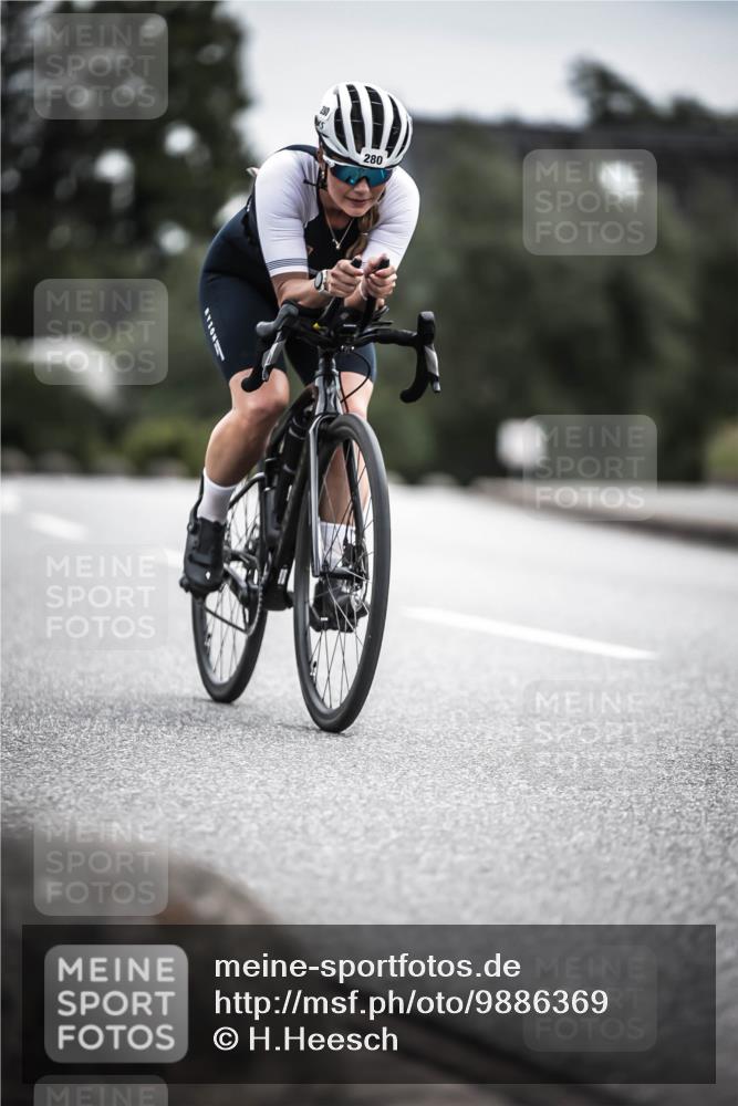 21.06.2026 - 29. Vierlanden-Triathlon H.Heesch http://msf.ph/oto/9886369 21.06.2026 10:40:40 Radfahren 3, 151, 280 meine-sportfotos.de