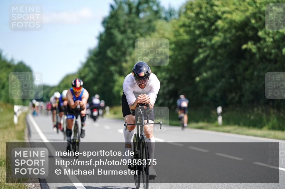 21.06.2026 - Viking Triathlon Michael Burmester http://msf.ph/oto/9886375 21.06.2026 11:26:57 Radfahren 41, 44, 63, 65, 74, 74, 94, 103, 111, 162, 163, 211, 266, 270, 275, 344, 348, 387, 411, 460, 484, 522, 569, 608, 651, 653, 668 meine-sportfotos.de
