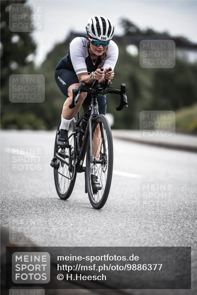 21.06.2026 - 29. Vierlanden-Triathlon H.Heesch http://msf.ph/oto/9886377 21.06.2026 10:40:40 Radfahren 3, 151, 280 meine-sportfotos.de