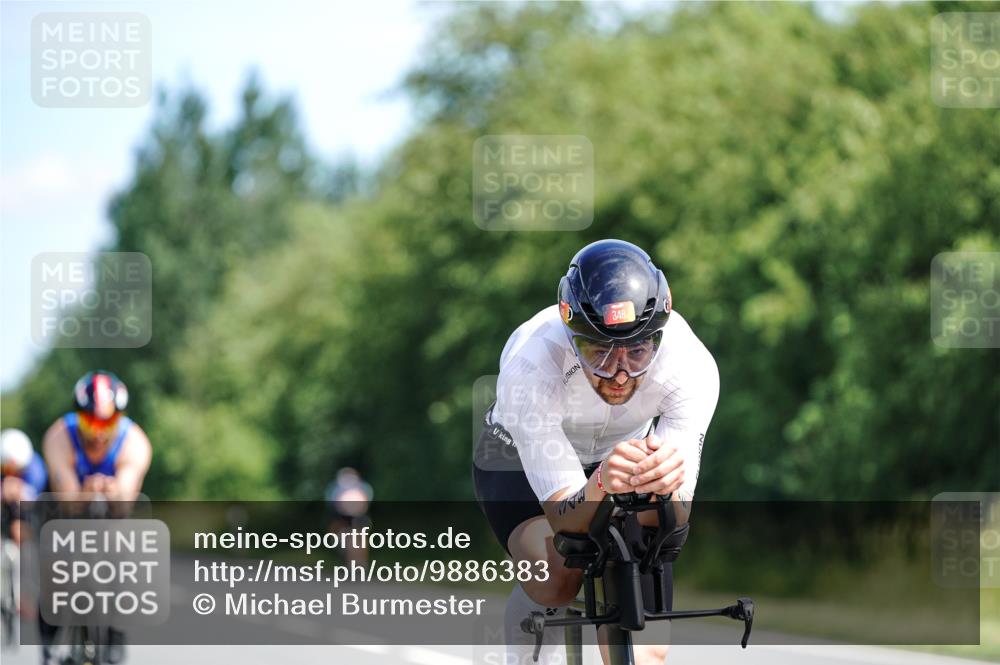 21.06.2026 - Viking Triathlon Michael Burmester http://msf.ph/oto/9886383 21.06.2026 11:26:58 Radfahren 41, 44, 63, 65, 74, 74, 94, 103, 111, 162, 163, 211, 266, 270, 275, 344, 348, 387, 411, 460, 484, 522, 569, 608, 651, 668 meine-sportfotos.de