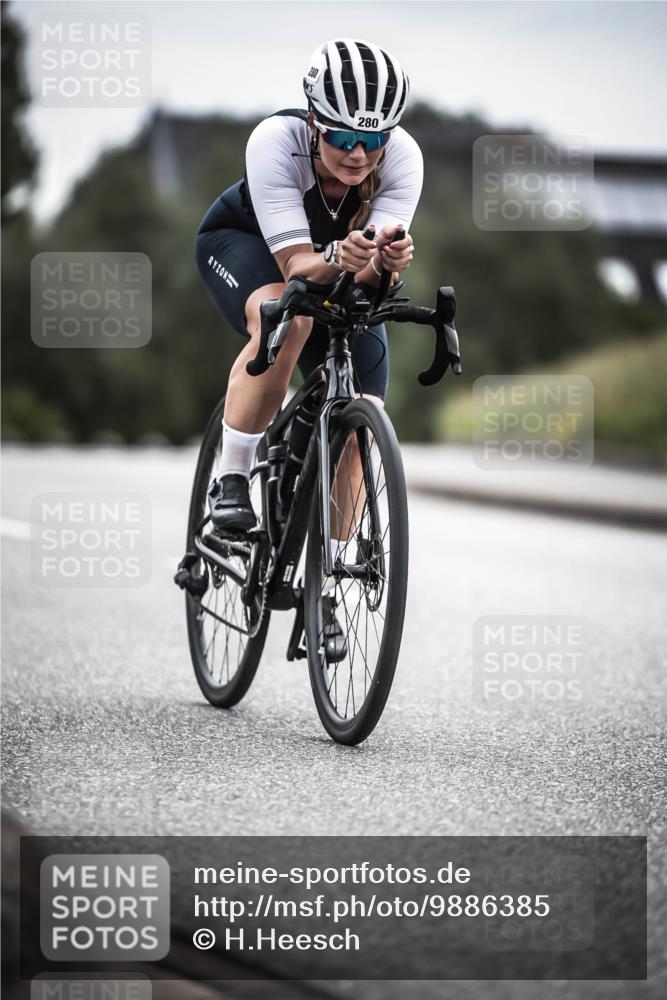 21.06.2026 - 29. Vierlanden-Triathlon H.Heesch http://msf.ph/oto/9886385 21.06.2026 10:40:40 Radfahren 3, 151, 280 meine-sportfotos.de
