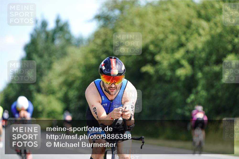21.06.2026 - Viking Triathlon Michael Burmester http://msf.ph/oto/9886398 21.06.2026 11:26:59 Radfahren 41, 44, 63, 65, 74, 74, 94, 103, 111, 162, 163, 211, 266, 270, 275, 344, 348, 387, 411, 460, 484, 522, 569, 608, 651, 668 meine-sportfotos.de