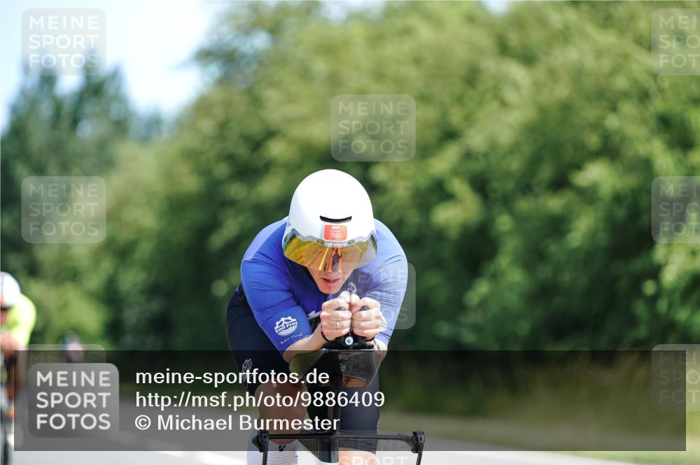 21.06.2026 - Viking Triathlon Michael Burmester http://msf.ph/oto/9886409 21.06.2026 11:27:01 Radfahren 41, 44, 63, 65, 74, 74, 87, 94, 103, 111, 154, 162, 163, 166, 211, 227, 266, 270, 275, 344, 348, 387, 411, 460, 484, 522, 569, 608, 651, 668 meine-sportfotos.de