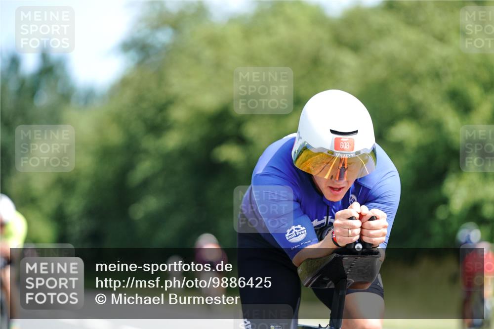 21.06.2026 - Viking Triathlon Michael Burmester http://msf.ph/oto/9886425 21.06.2026 11:27:01 Radfahren 41, 44, 63, 65, 74, 74, 87, 94, 103, 111, 154, 162, 163, 166, 211, 227, 266, 270, 275, 344, 348, 387, 411, 460, 484, 522, 569, 608, 651, 668 meine-sportfotos.de