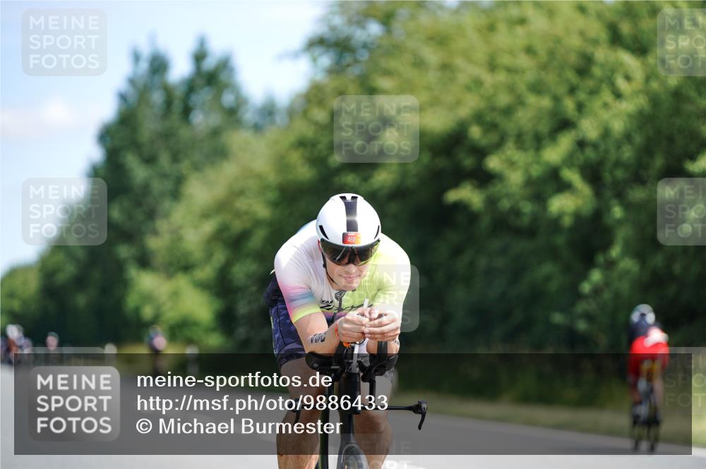 21.06.2026 - Viking Triathlon Michael Burmester http://msf.ph/oto/9886433 21.06.2026 11:27:02 Radfahren 41, 44, 63, 65, 74, 74, 87, 94, 103, 111, 154, 162, 163, 166, 211, 227, 266, 270, 275, 344, 348, 411, 460, 484, 522, 569, 608, 651, 668 meine-sportfotos.de