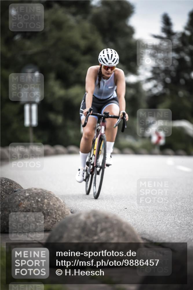 21.06.2026 - 29. Vierlanden-Triathlon H.Heesch http://msf.ph/oto/9886457 21.06.2026 10:40:59 Radfahren 39, 231, 265, 301 meine-sportfotos.de
