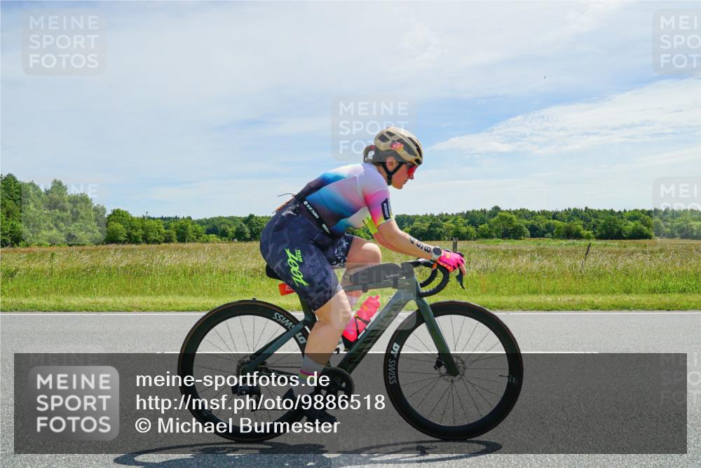 21.06.2026 - Viking Triathlon Michael Burmester http://msf.ph/oto/9886518 21.06.2026 11:49:30 Radfahren 9, 38, 168, 175, 207, 302, 368, 489, 498 meine-sportfotos.de