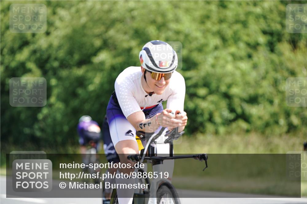 21.06.2026 - Viking Triathlon Michael Burmester http://msf.ph/oto/9886519 21.06.2026 11:27:15 Radfahren 41, 44, 63, 74, 87, 94, 111, 154, 162, 163, 166, 227, 266, 275, 411, 484, 522, 567, 649, 651, 665, 668 meine-sportfotos.de
