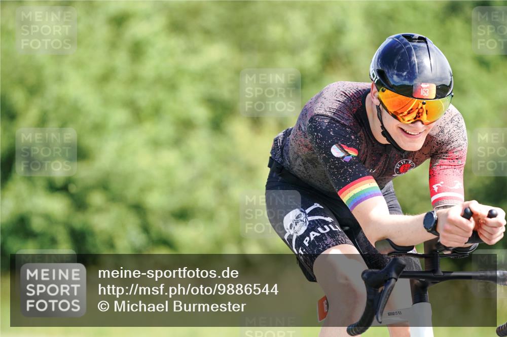 21.06.2026 - Viking Triathlon Michael Burmester http://msf.ph/oto/9886544 21.06.2026 11:27:16 Radfahren 41, 44, 63, 74, 87, 94, 111, 154, 162, 163, 166, 227, 266, 275, 411, 417, 484, 522, 567, 649, 651, 665, 668 meine-sportfotos.de