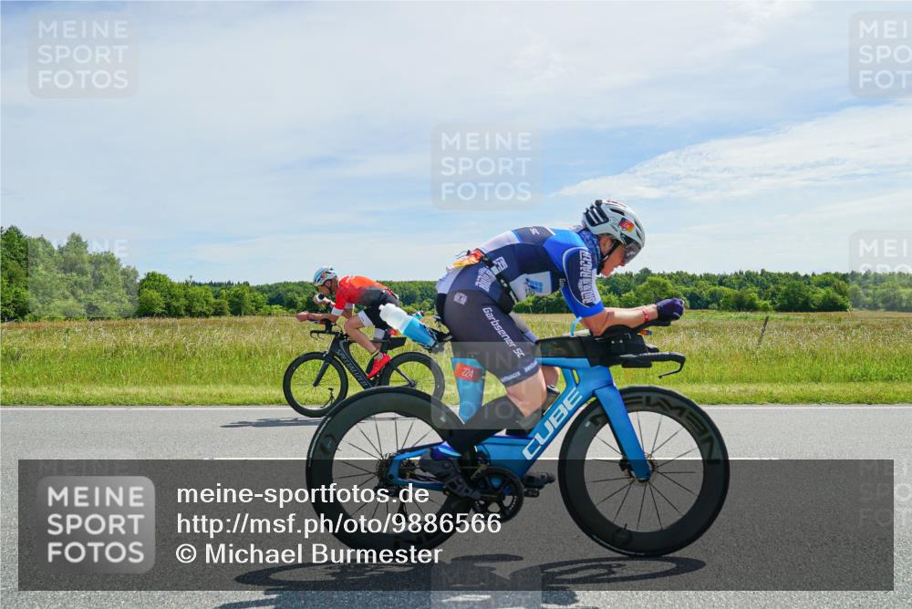 21.06.2026 - Viking Triathlon Michael Burmester http://msf.ph/oto/9886566 21.06.2026 11:49:50 Radfahren 40, 40, 93, 156, 156, 168, 207, 224, 254, 346, 393, 471, 482, 492, 493, 528, 629, 633 meine-sportfotos.de