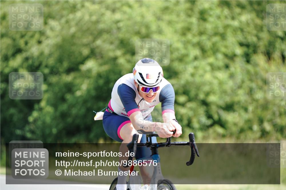 21.06.2026 - Viking Triathlon Michael Burmester http://msf.ph/oto/9886576 21.06.2026 11:27:19 Radfahren 44, 63, 74, 87, 94, 111, 154, 162, 163, 166, 227, 266, 275, 411, 417, 484, 522, 567, 649, 651, 665, 668 meine-sportfotos.de
