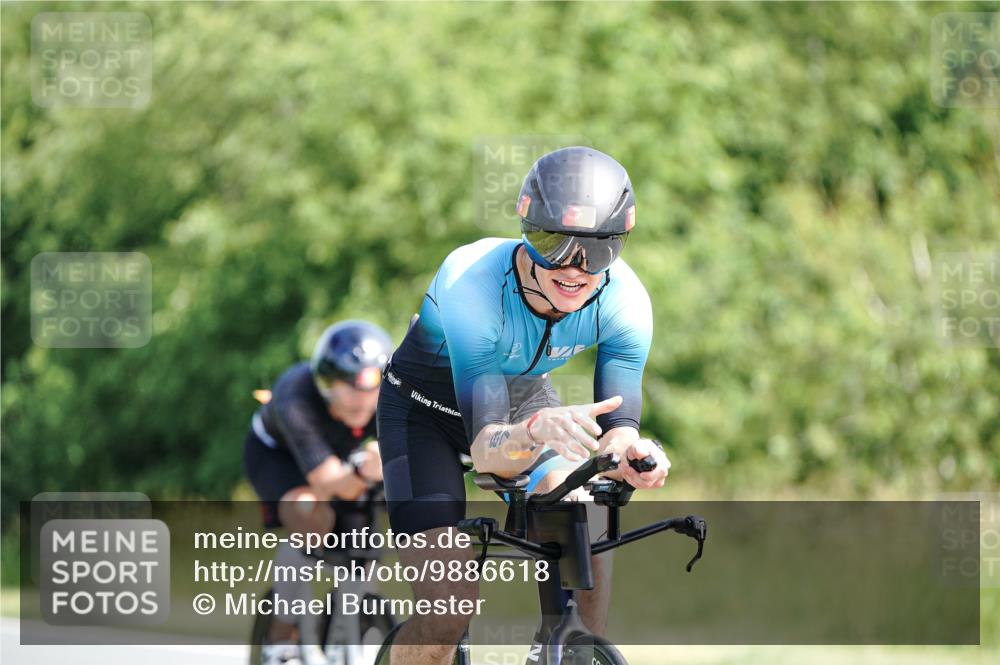 21.06.2026 - Viking Triathlon Michael Burmester http://msf.ph/oto/9886618 21.06.2026 11:27:21 Radfahren 44, 74, 87, 111, 154, 163, 166, 227, 275, 411, 417, 484, 522, 567, 649, 651, 665 meine-sportfotos.de