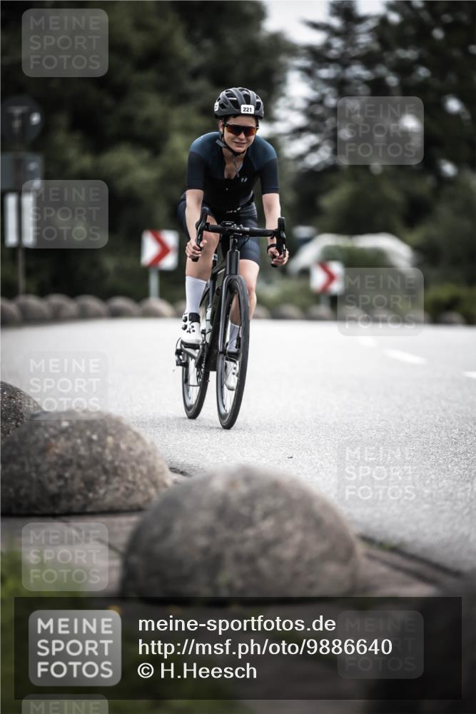21.06.2026 - 29. Vierlanden-Triathlon H.Heesch http://msf.ph/oto/9886640 21.06.2026 10:41:33 Radfahren 221, 295, 397 meine-sportfotos.de