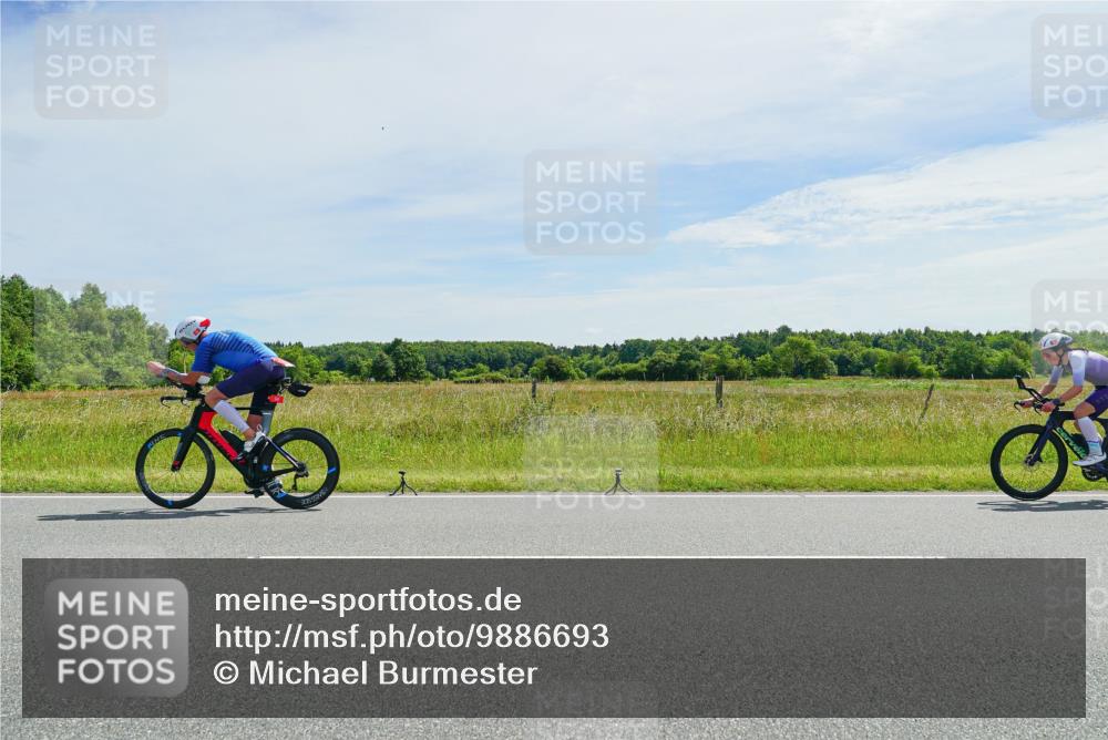 21.06.2026 - Viking Triathlon Michael Burmester http://msf.ph/oto/9886693 21.06.2026 11:51:07 Radfahren 106, 413, 564, 590, 647 meine-sportfotos.de