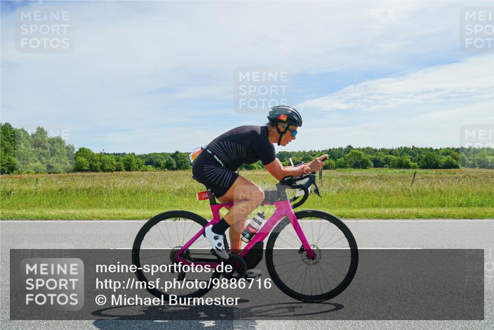 21.06.2026 - Viking Triathlon Michael Burmester http://msf.ph/oto/9886716 21.06.2026 11:51:10 Radfahren 106, 413, 502, 564, 590, 647 meine-sportfotos.de