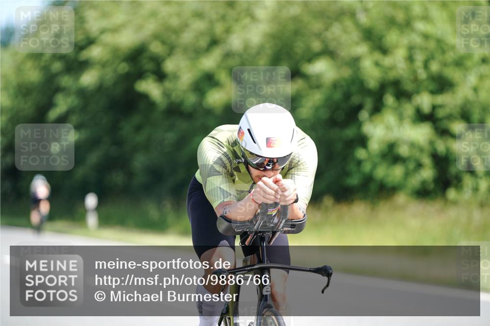 21.06.2026 - Viking Triathlon Michael Burmester http://msf.ph/oto/9886766 21.06.2026 11:29:58 Radfahren 27, 34, 45, 125, 127, 150, 167, 188, 220, 300, 327, 333, 340, 356, 464, 519, 601, 610, 615, 646, 656, 663 meine-sportfotos.de