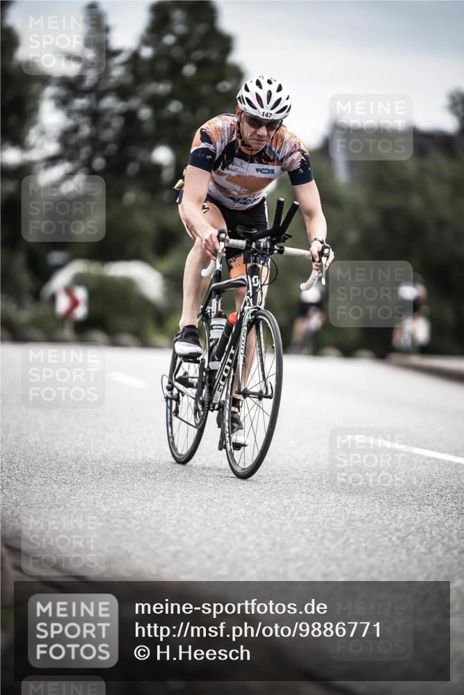 21.06.2026 - 29. Vierlanden-Triathlon H.Heesch http://msf.ph/oto/9886771 21.06.2026 10:42:26 Radfahren 5, 75, 147, 449 meine-sportfotos.de
