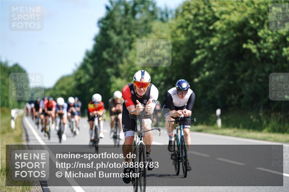 21.06.2026 - Viking Triathlon Michael Burmester http://msf.ph/oto/9886783 21.06.2026 11:30:00 Radfahren 27, 34, 45, 125, 127, 150, 167, 188, 220, 300, 327, 333, 340, 356, 464, 519, 601, 610, 615, 646, 647, 656, 663 meine-sportfotos.de