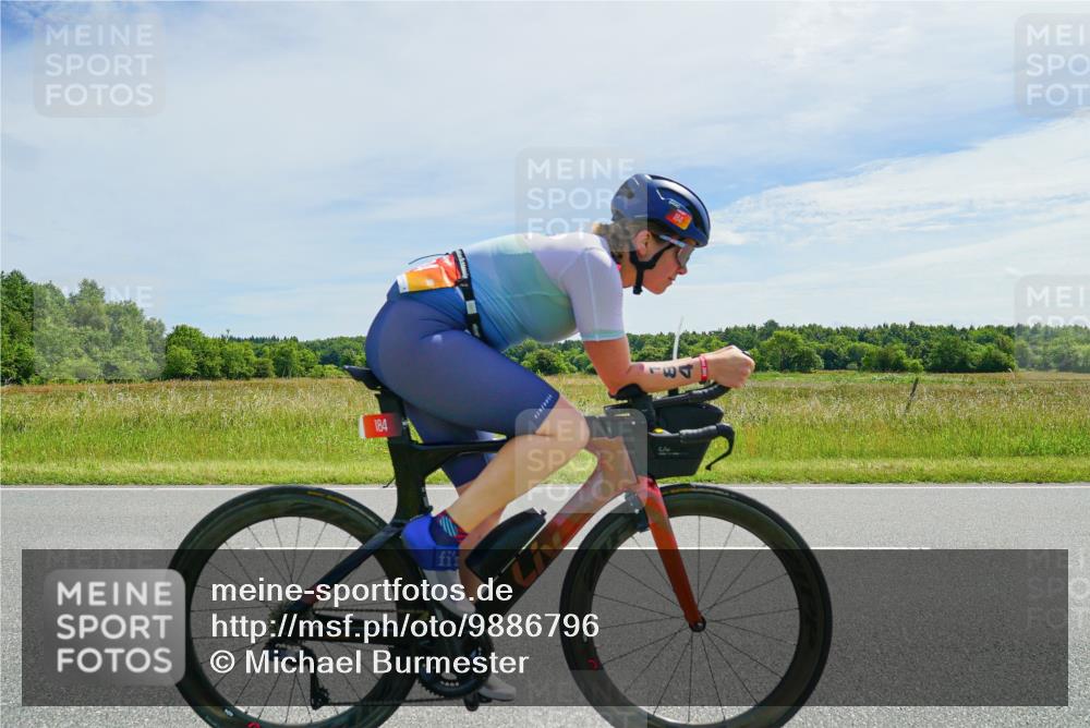 21.06.2026 - Viking Triathlon Michael Burmester http://msf.ph/oto/9886796 21.06.2026 11:52:34 Radfahren 27, 117, 184, 233, 516, 520 meine-sportfotos.de