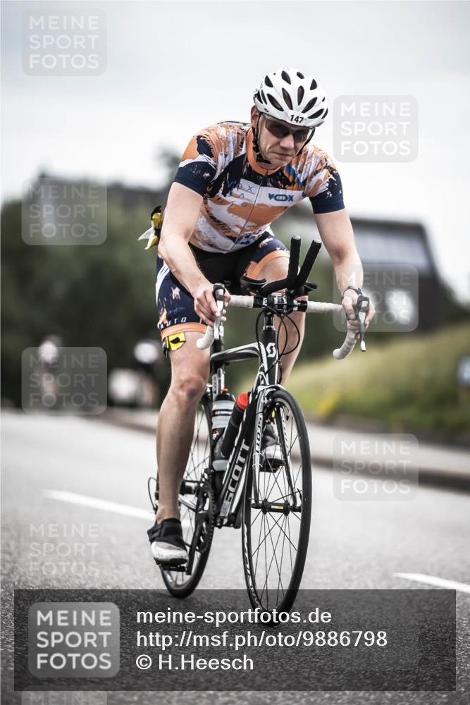 21.06.2026 - 29. Vierlanden-Triathlon H.Heesch http://msf.ph/oto/9886798 21.06.2026 10:42:26 Radfahren 5, 75, 147, 449 meine-sportfotos.de