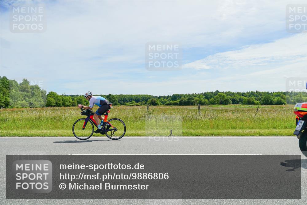 21.06.2026 - Viking Triathlon Michael Burmester http://msf.ph/oto/9886806 21.06.2026 11:52:38 Radfahren 27, 117, 180, 184, 233, 452, 516, 520 meine-sportfotos.de