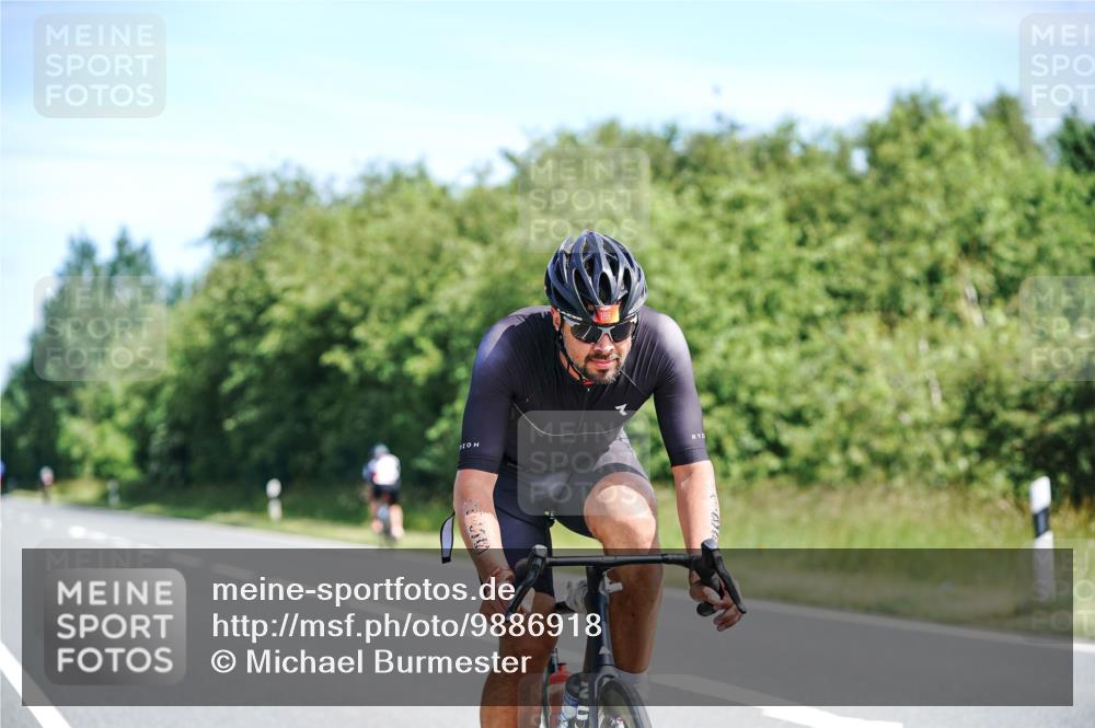 21.06.2026 - Viking Triathlon Michael Burmester http://msf.ph/oto/9886918 21.06.2026 11:30:08 Radfahren 27, 34, 45, 125, 127, 167, 188, 300, 327, 333, 340, 601, 610, 615, 646, 647, 656, 663 meine-sportfotos.de