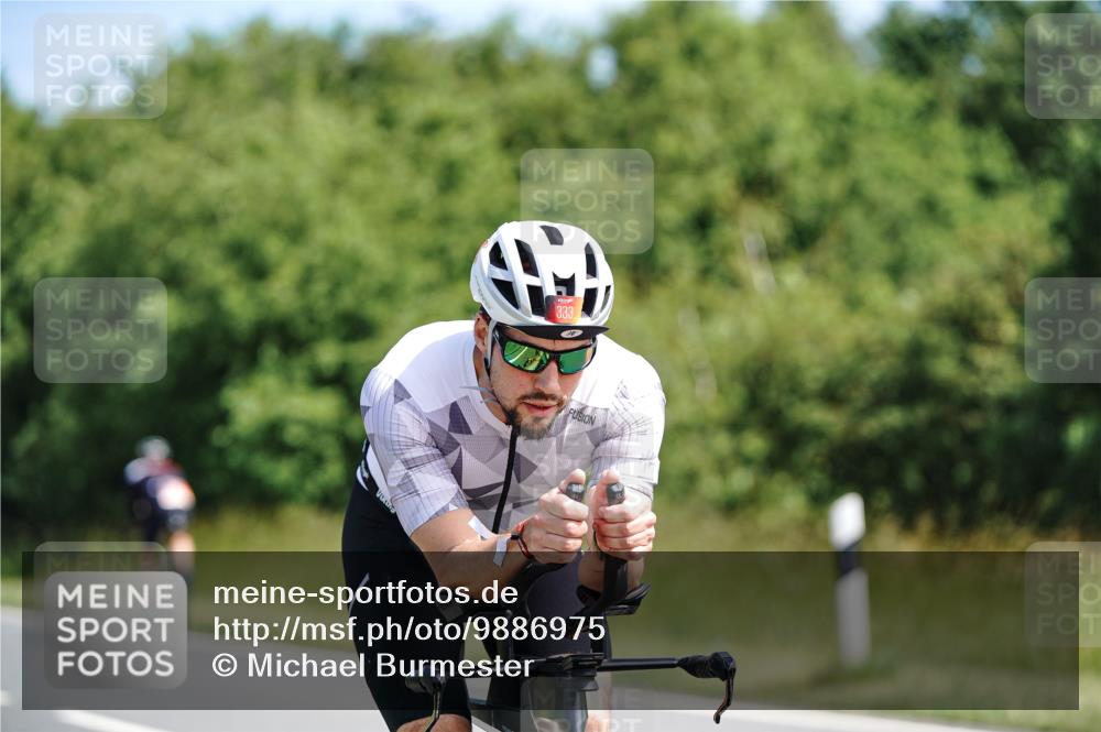 21.06.2026 - Viking Triathlon Michael Burmester http://msf.ph/oto/9886975 21.06.2026 11:30:14 Radfahren 27, 127, 188, 333, 405, 610, 615, 646, 647, 647, 656, 663 meine-sportfotos.de