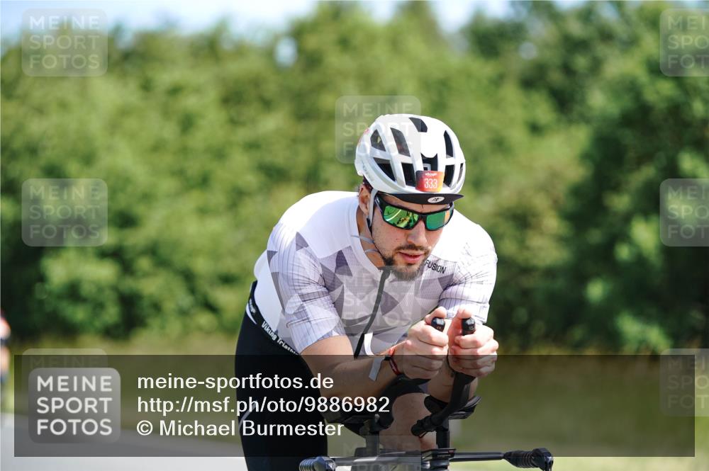 21.06.2026 - Viking Triathlon Michael Burmester http://msf.ph/oto/9886982 21.06.2026 11:30:14 Radfahren 27, 127, 188, 333, 405, 610, 615, 646, 647, 647, 656, 663 meine-sportfotos.de