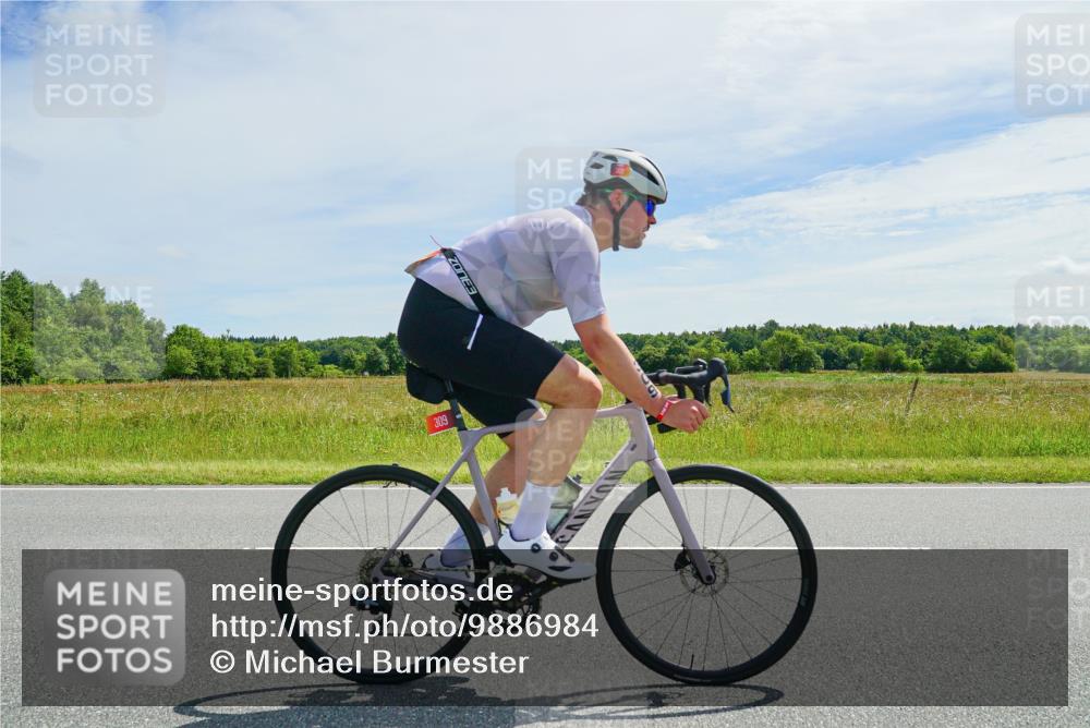 21.06.2026 - Viking Triathlon Michael Burmester http://msf.ph/oto/9886984 21.06.2026 11:54:19 Radfahren 81, 143, 209, 309, 347, 417, 579, 662, 662 meine-sportfotos.de