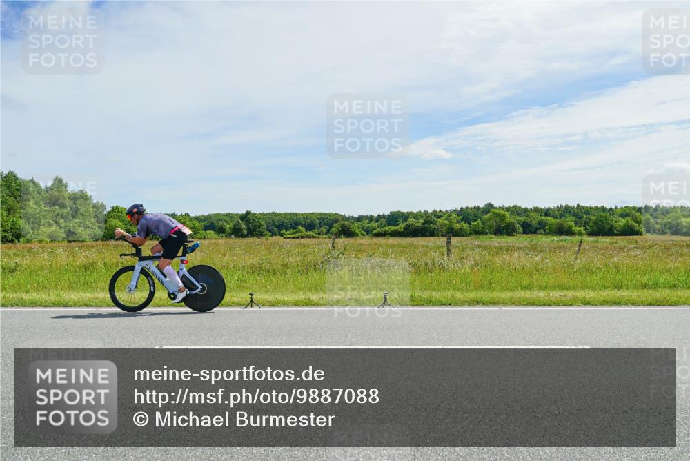 21.06.2026 - Viking Triathlon Michael Burmester http://msf.ph/oto/9887088 21.06.2026 11:54:48 Radfahren 2, 19, 213, 234, 345, 399, 431, 504, 627 meine-sportfotos.de