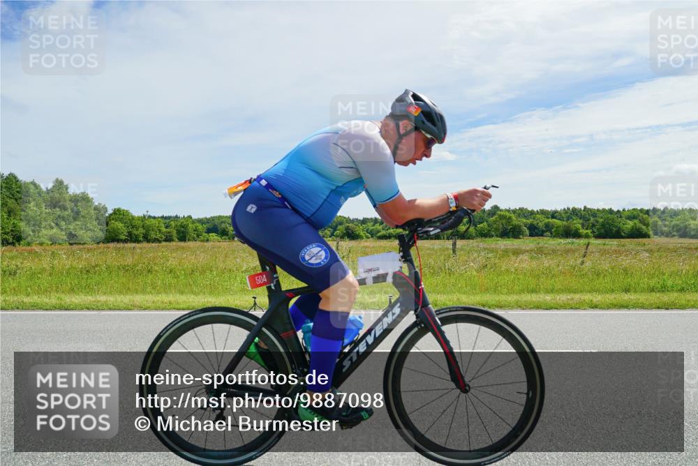 21.06.2026 - Viking Triathlon Michael Burmester http://msf.ph/oto/9887098 21.06.2026 11:54:55 Radfahren 2, 19, 213, 213, 345, 399, 431, 504 meine-sportfotos.de