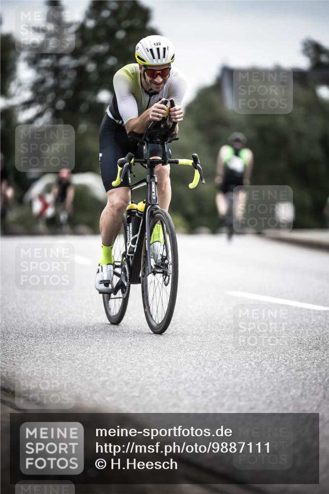 21.06.2026 - 29. Vierlanden-Triathlon H.Heesch http://msf.ph/oto/9887111 21.06.2026 10:43:06 Radfahren 19, 122, 157, 273 meine-sportfotos.de