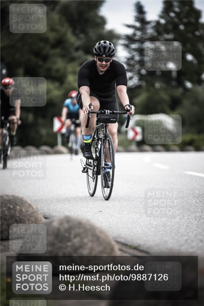 21.06.2026 - 29. Vierlanden-Triathlon H.Heesch http://msf.ph/oto/9887126 21.06.2026 10:43:12 Radfahren 19, 54, 167, 259, 260, 392, 443, 448, 467 meine-sportfotos.de