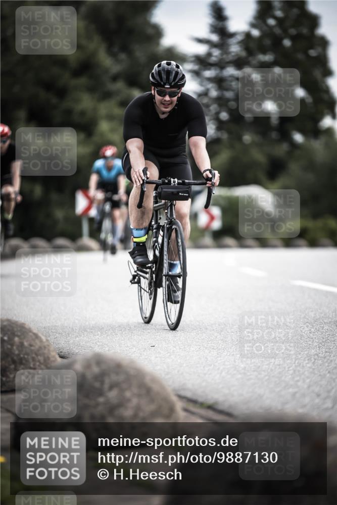 21.06.2026 - 29. Vierlanden-Triathlon H.Heesch http://msf.ph/oto/9887130 21.06.2026 10:43:12 Radfahren 19, 54, 167, 259, 260, 392, 443, 448, 467 meine-sportfotos.de