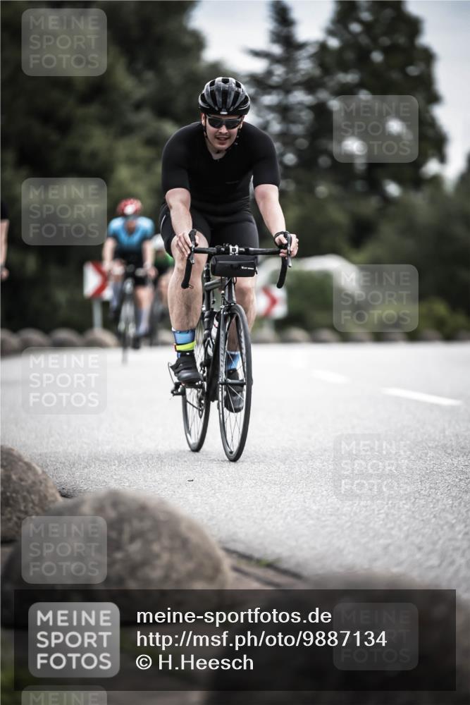 21.06.2026 - 29. Vierlanden-Triathlon H.Heesch http://msf.ph/oto/9887134 21.06.2026 10:43:12 Radfahren 19, 54, 167, 259, 260, 392, 443, 448, 467 meine-sportfotos.de