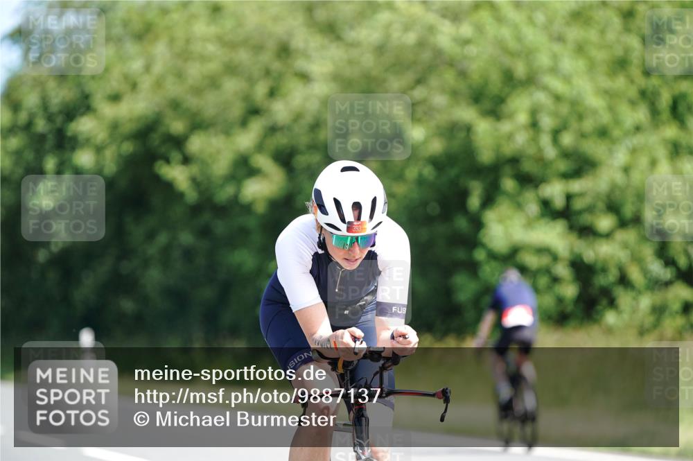 21.06.2026 - Viking Triathlon Michael Burmester http://msf.ph/oto/9887137 21.06.2026 11:30:59 Radfahren 104, 152, 393, 410, 489, 492, 493 meine-sportfotos.de