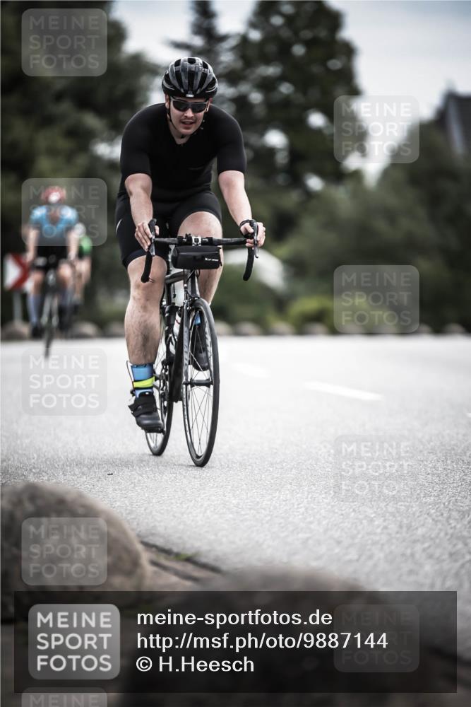 21.06.2026 - 29. Vierlanden-Triathlon H.Heesch http://msf.ph/oto/9887144 21.06.2026 10:43:12 Radfahren 19, 54, 167, 259, 260, 392, 443, 448, 467 meine-sportfotos.de