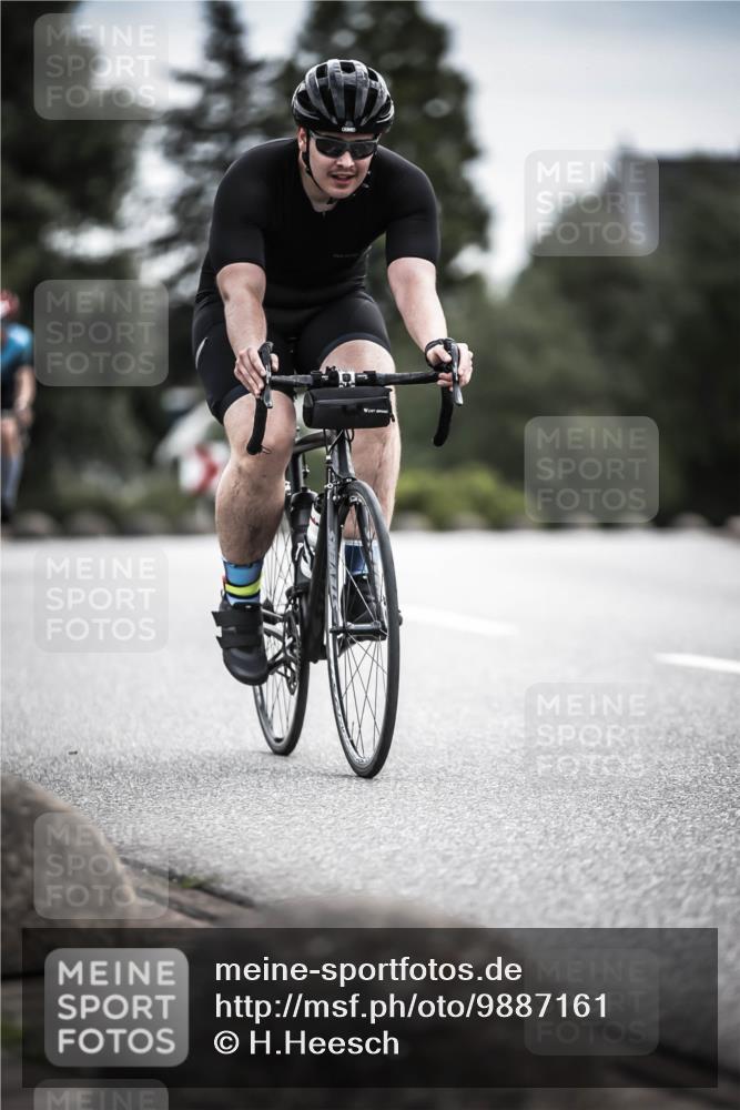 21.06.2026 - 29. Vierlanden-Triathlon H.Heesch http://msf.ph/oto/9887161 21.06.2026 10:43:12 Radfahren 19, 54, 167, 259, 260, 392, 443, 448, 467 meine-sportfotos.de
