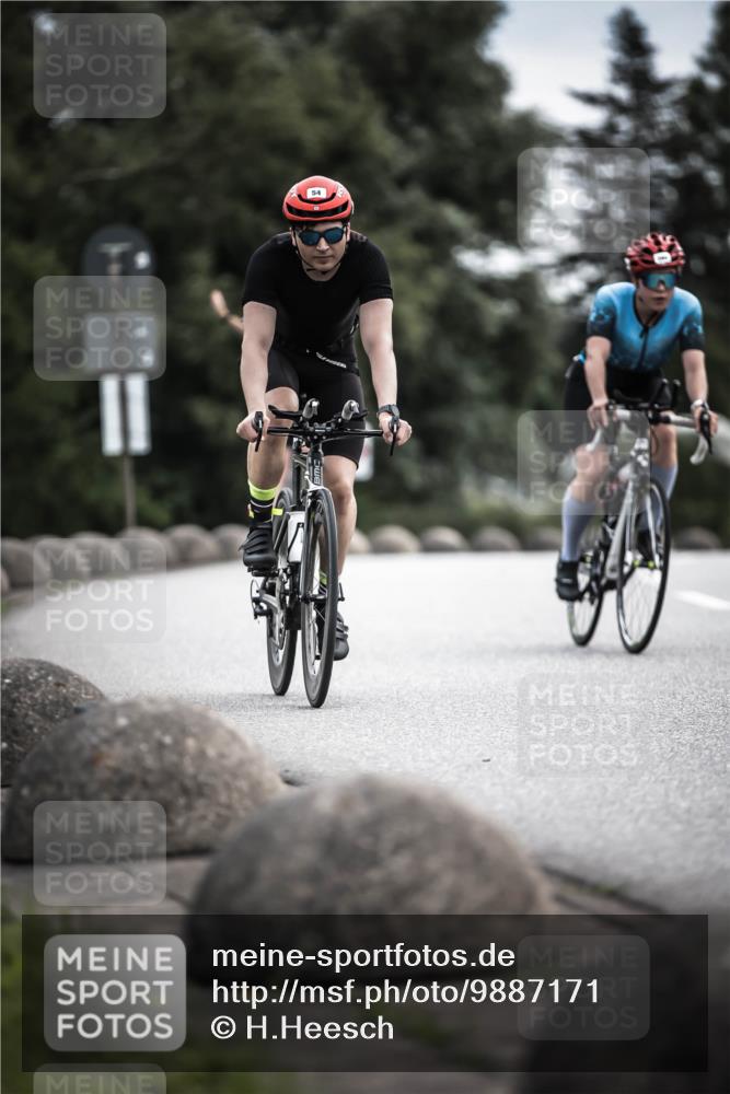21.06.2026 - 29. Vierlanden-Triathlon H.Heesch http://msf.ph/oto/9887171 21.06.2026 10:43:13 Radfahren 19, 54, 167, 259, 260, 392, 443, 447, 448, 467 meine-sportfotos.de