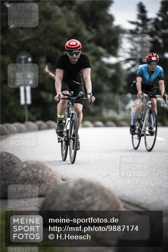 21.06.2026 - 29. Vierlanden-Triathlon H.Heesch http://msf.ph/oto/9887174 21.06.2026 10:43:14 Radfahren 19, 54, 96, 167, 259, 260, 392, 443, 447, 448, 467 meine-sportfotos.de