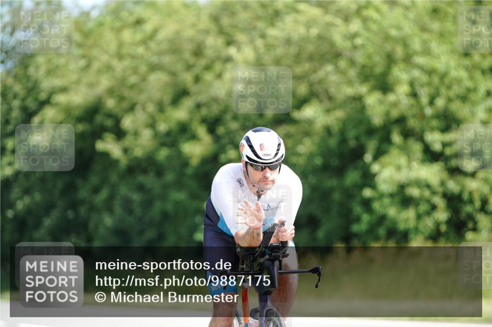21.06.2026 - Viking Triathlon Michael Burmester http://msf.ph/oto/9887175 21.06.2026 11:31:47 Radfahren 14, 80, 88, 109, 156, 195, 206, 302, 325, 334, 379, 379, 383, 446, 454, 461, 528, 542, 579 meine-sportfotos.de