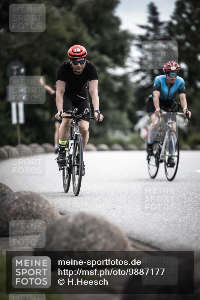 21.06.2026 - 29. Vierlanden-Triathlon H.Heesch http://msf.ph/oto/9887177 21.06.2026 10:43:14 Radfahren 19, 54, 96, 167, 259, 260, 392, 443, 447, 448, 467 meine-sportfotos.de