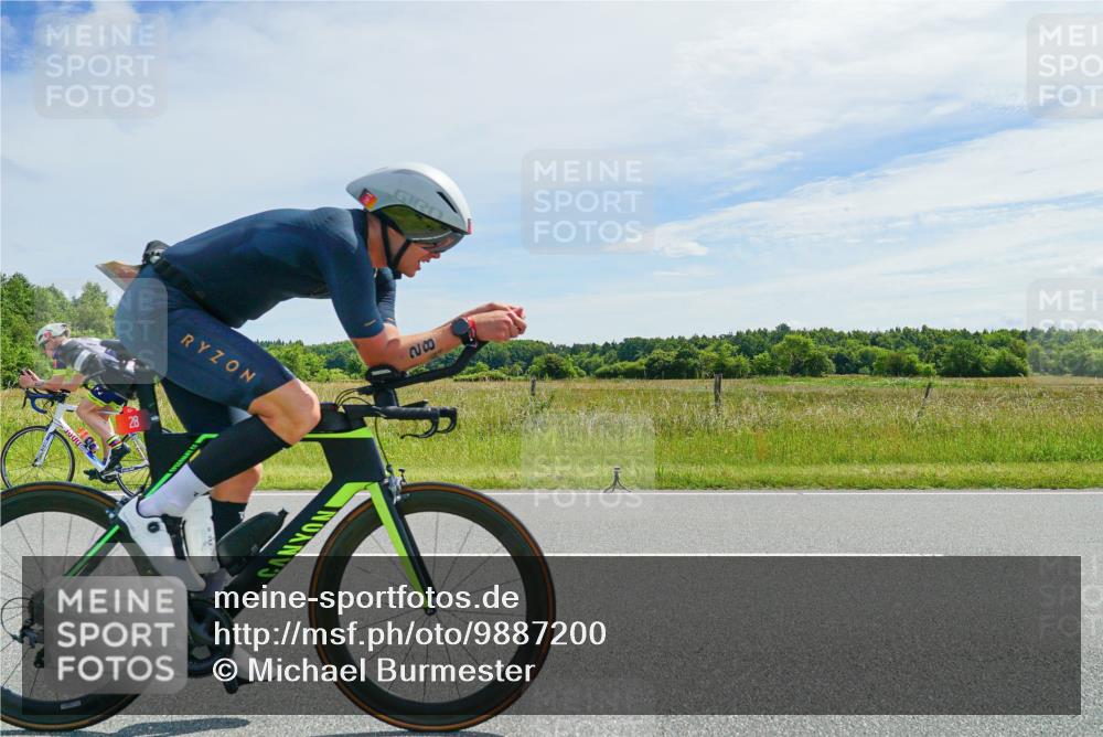 21.06.2026 - Viking Triathlon Michael Burmester http://msf.ph/oto/9887200 21.06.2026 11:55:49 Radfahren 28, 49, 52, 133, 147, 147, 279, 324, 360, 505, 637, 650 meine-sportfotos.de